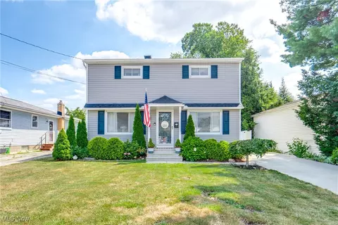 597 Herbert Rd, Akron, OH 44312
