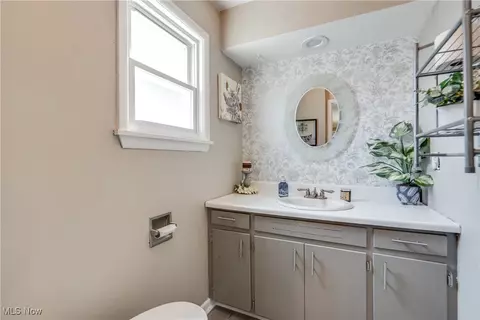 597 Herbert Rd, Akron, OH 44312 photo 15