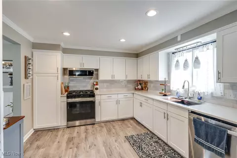 597 Herbert Rd, Akron, OH 44312 photo 11