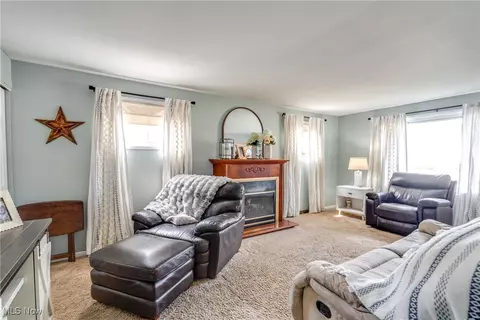 597 Herbert Rd, Akron, OH 44312 photo 7