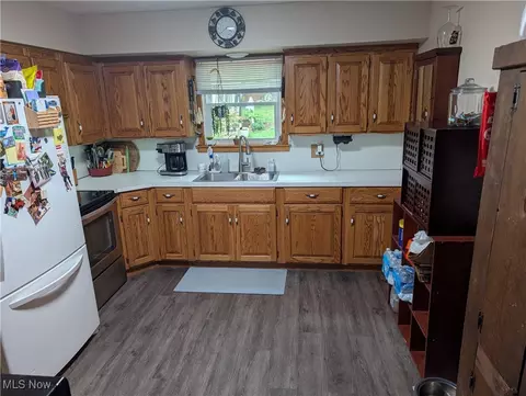384 Moore Rd, Akron, OH 44319 photo 5