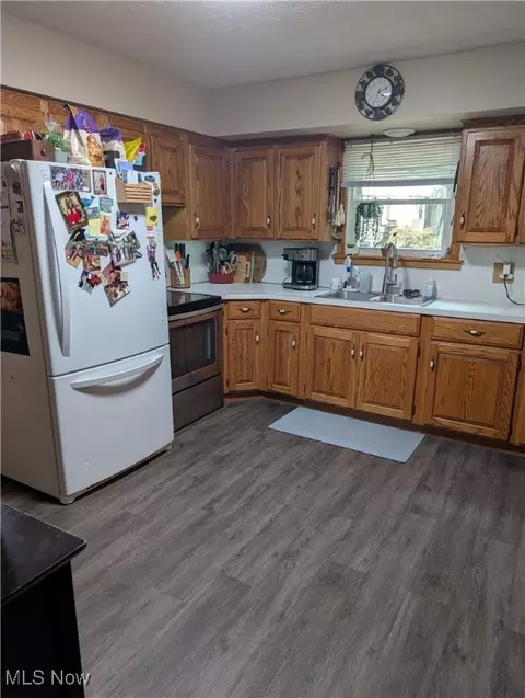 384 Moore Rd, Akron, OH 44319 photo 4