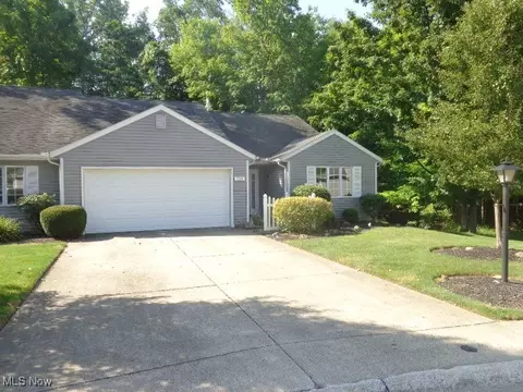 9834 Brookline Oval, Strongsville, OH 44136