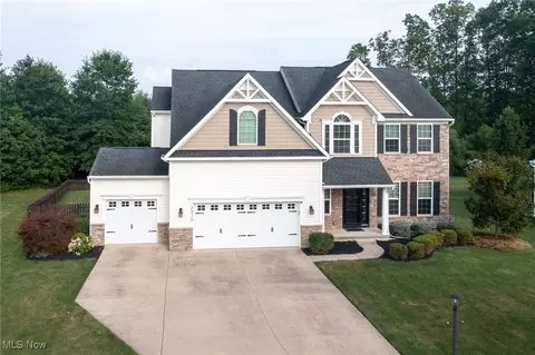 8820 Hazelwood Run, North Ridgeville, OH 44039