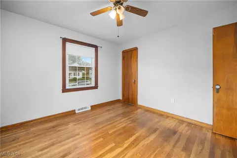1041 Bell Ct, Elyria, OH 44035 photo 21
