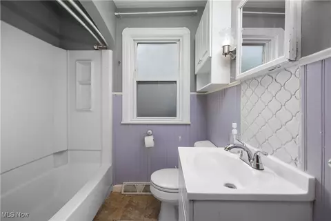 1041 Bell Ct, Elyria, OH 44035 photo 6