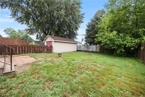 1041 Bell Ct, Elyria, OH 44035 photo 32