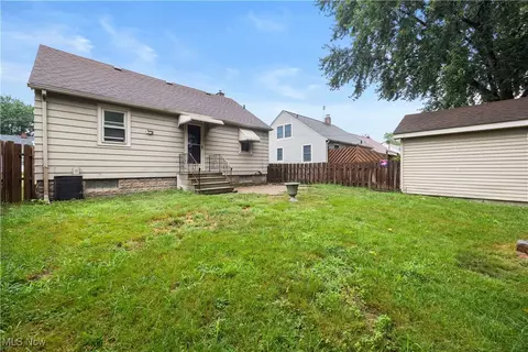 1041 Bell Ct, Elyria, OH 44035 photo 33