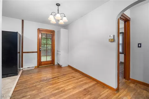 1041 Bell Ct, Elyria, OH 44035 photo 5
