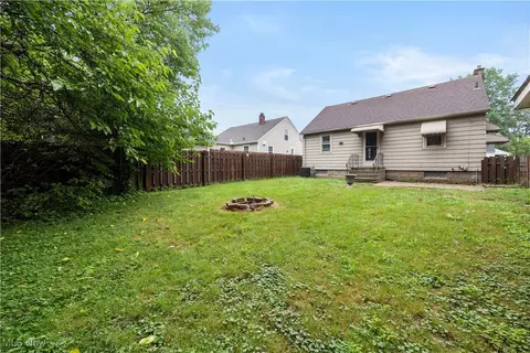 1041 Bell Ct, Elyria, OH 44035 photo 34