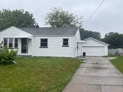 402 W Harvey, Struthers, OH 44471