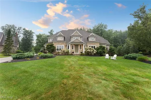 4822 Snow Blossom Ln, Brecksville, OH 44141