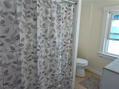 Bath - 5213 Reed Ave, Ashtabula, OH 44004 photo 1 of 2