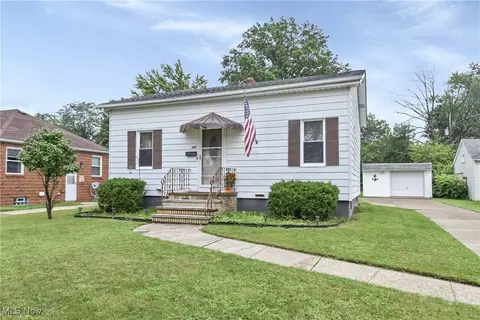 4181 W 223rd St, Fairview Park, OH 44126
