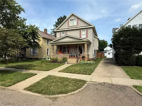 121 Prospect St, Dover, OH 44622