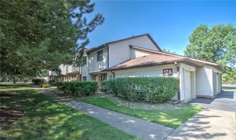 7150 Village Dr, Mentor, OH 44060