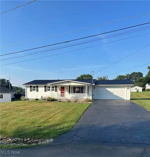 108 Summit Dr, Zanesville, OH 43701
