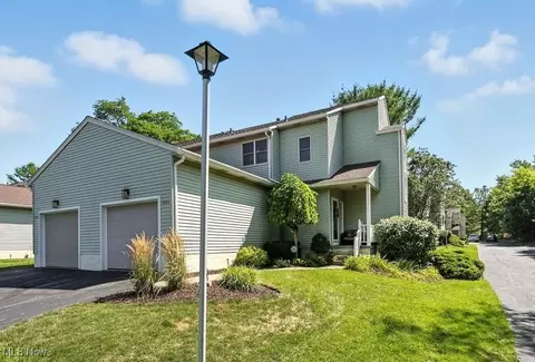1904 Lillian Rd, Stow, OH 44224