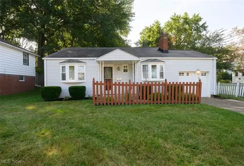 817 Milburn Rd NE, Massillon, OH 44646