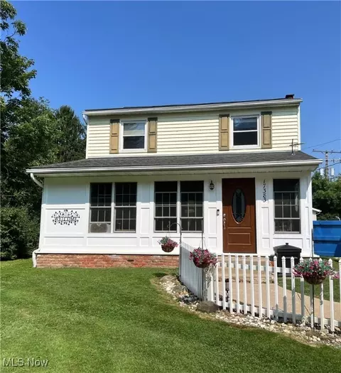 17383 Snyder Rd, Chagrin Falls, OH 44023