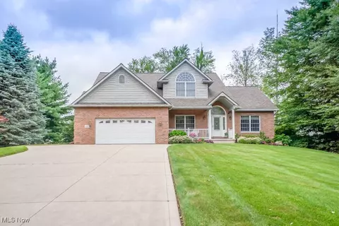 1847 Woodthrush St NE, Canton, OH 44721
