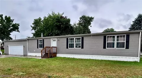 2648 Morningstar Dr, Madison, OH 44057