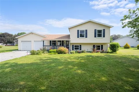 2511 Larchview Dr, Painesville, OH 44077