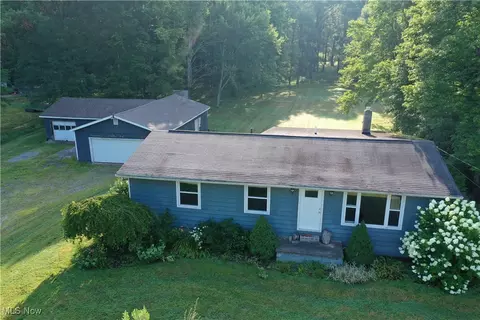 2693 Mahan Denman Rd NW, Bristolville, OH 44402