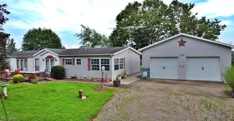 61691 Wintergreen Rd, Lore City, OH 43755