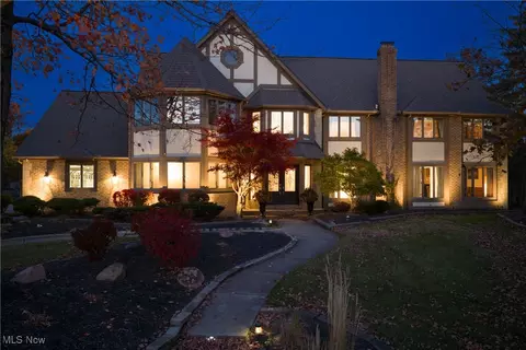 6560 Queens Way, North Royalton, OH 44133