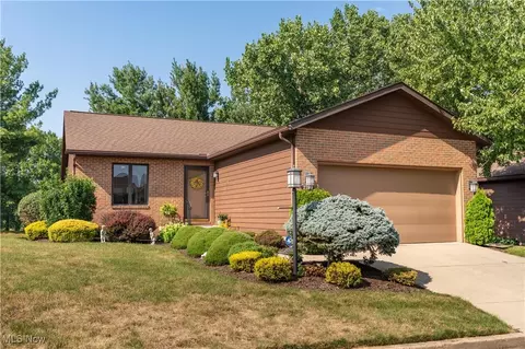 2199 Prestwick Dr, Uniontown, OH 44685