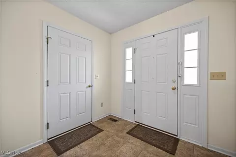 130 Westminster Way, Elyria, OH 44035 photo 4