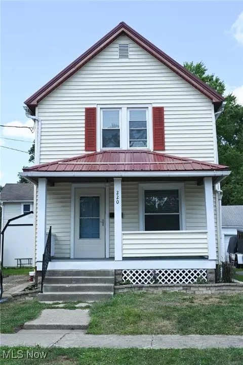 220 Neil St, Niles, OH 44446