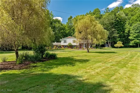 8062 Chagrin Rd, Chagrin Falls, OH 44023