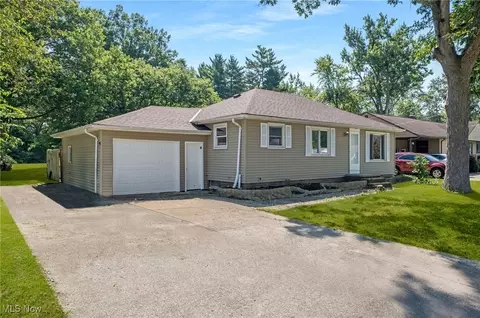 5861 Stearns Rd, North Olmsted, OH 44070