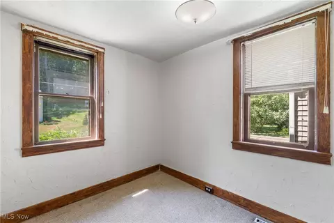 Bedroom - 369 E Pace Ave, Akron, OH 44319 photo 4 of 5