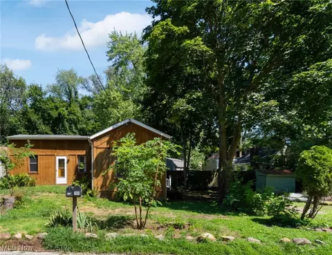 Exterior - 369 E Pace Ave, Akron, OH 44319 photo 3 of 5