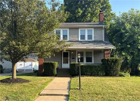 1015 Oakwood Ave NE, Massillon, OH 44646