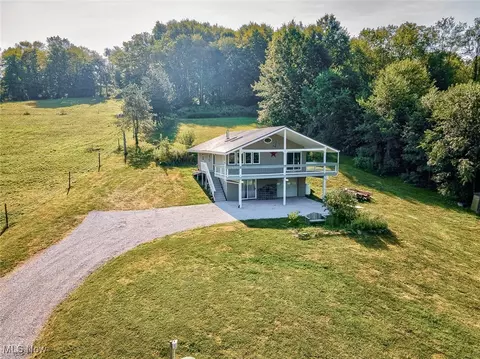 3067 Arbor Rd NE, Carrollton, OH 44615