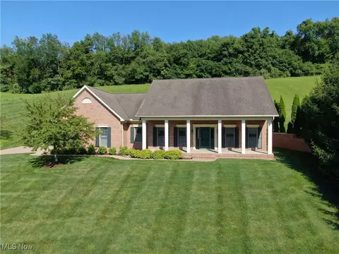 241 Fairway Dr, Millersburg, OH 44654