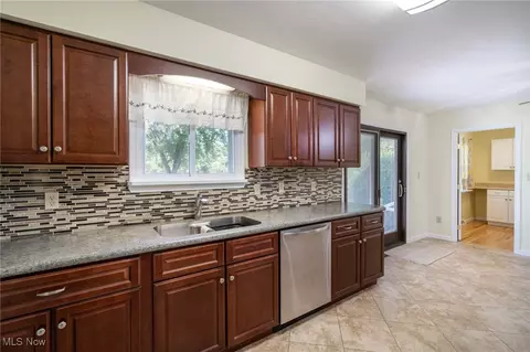 43304 Dellefield Rd, Elyria, OH 44035 photo 13