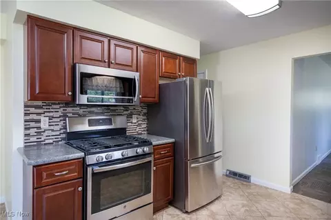 43304 Dellefield Rd, Elyria, OH 44035 photo 12