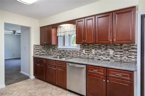 43304 Dellefield Rd, Elyria, OH 44035 photo 11