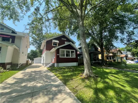 3374 W 136th St, Cleveland, OH 44111