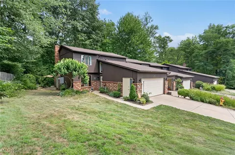 8368 Villa Marina Ct, Mentor, OH 44060