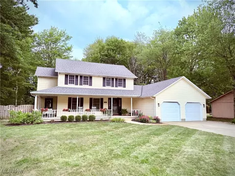 1125 Royal Dr, Amherst, OH 44001