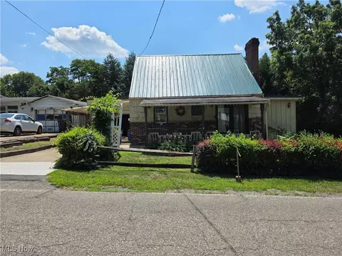 539 7th Ave, East Liverpool, OH 43920