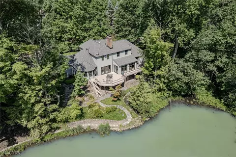 1880 Stonelake Dr, Lyndhurst, OH 44124 photo 4