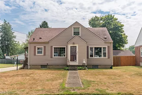 131 Hawk Ave, Akron, OH 44312