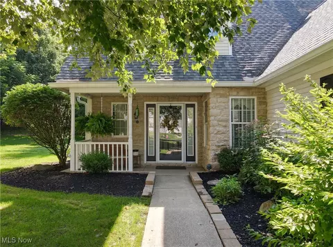 407 Woodside Dr, Northfield, OH 44067
